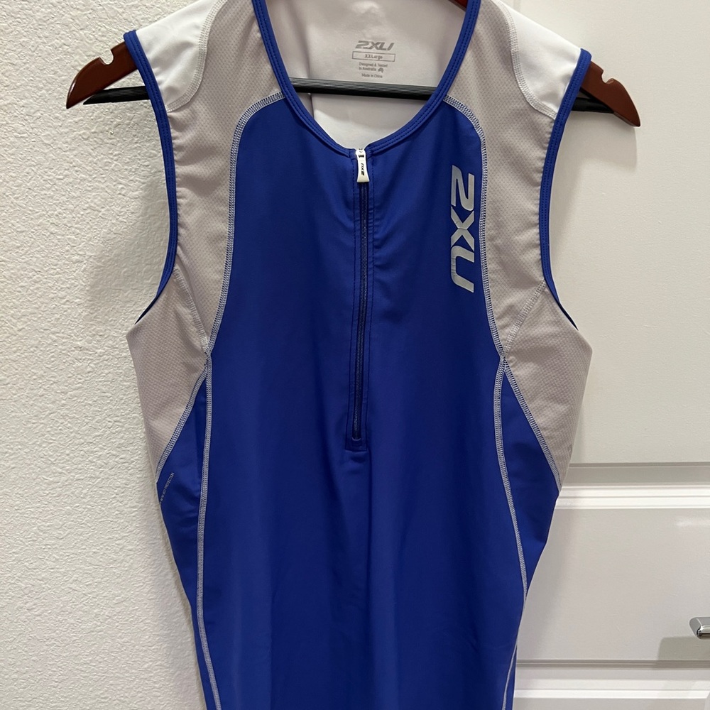 2XU Blue and Gray Sleeveless Triathlon Suit TOP